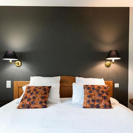 Logis Hotel Etchemaite Ларро Екстер'єр фото