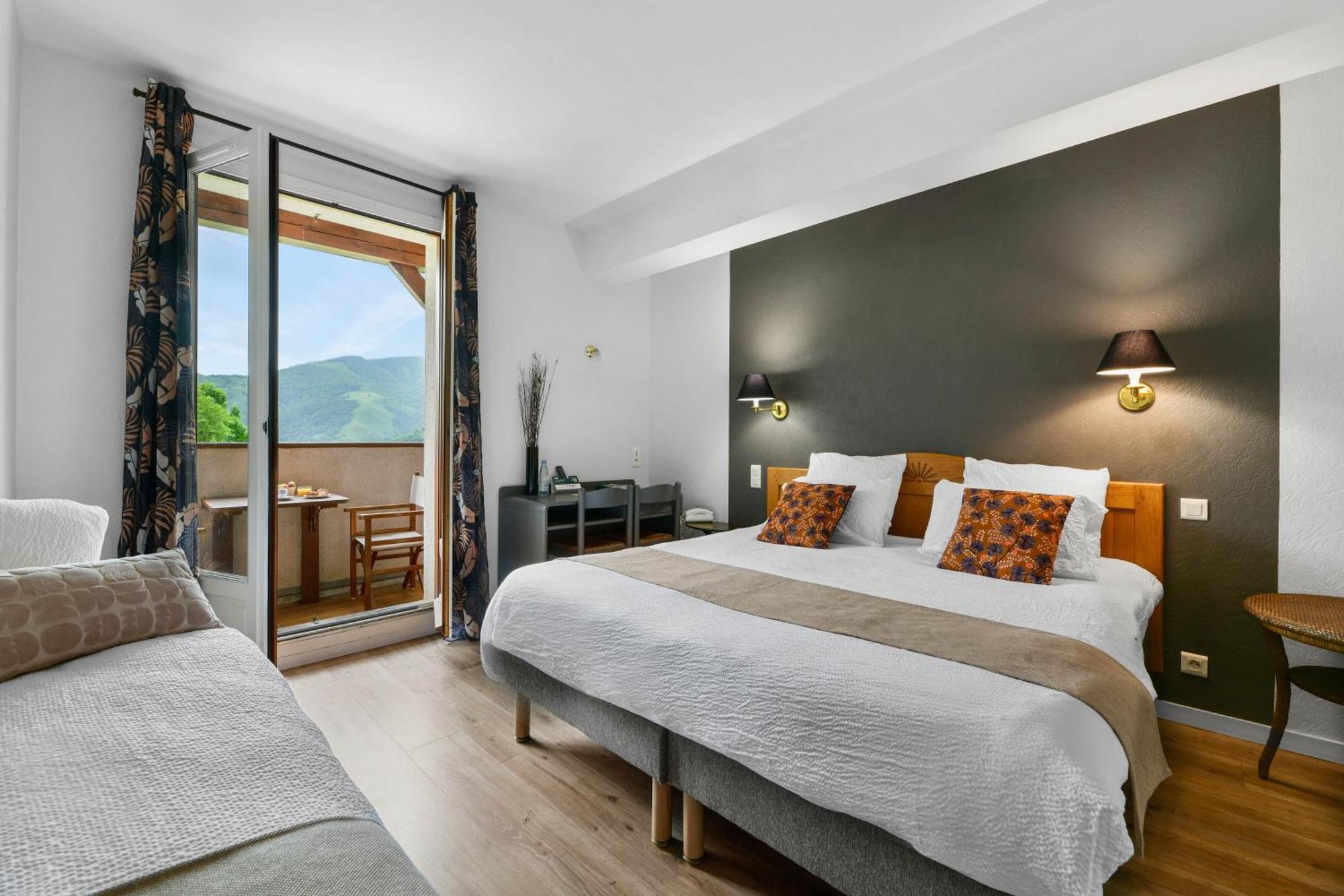 Logis Hotel Etchemaite Ларро Екстер'єр фото