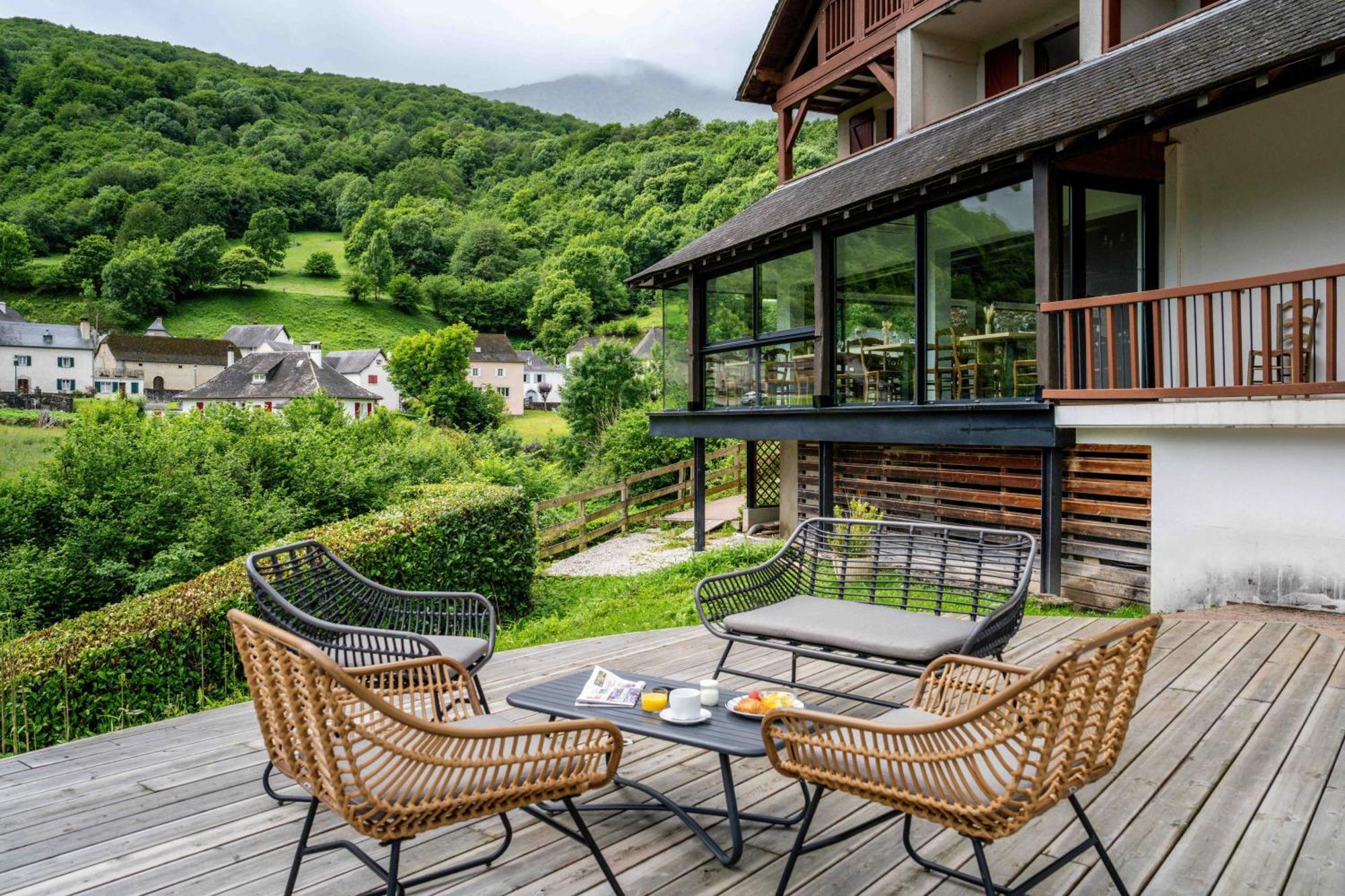 Logis Hotel Etchemaite Ларро Екстер'єр фото