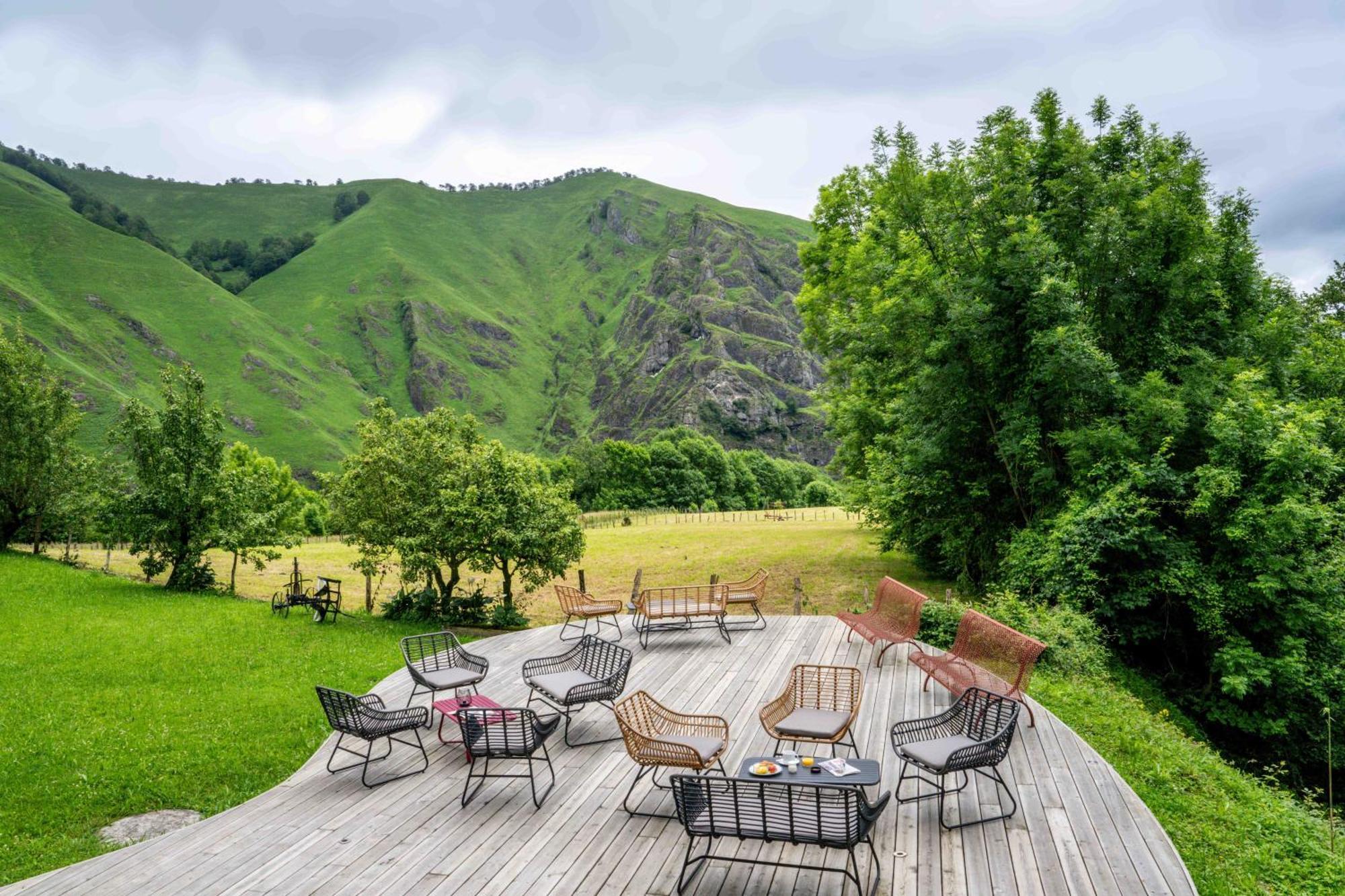 Logis Hotel Etchemaite Ларро Екстер'єр фото