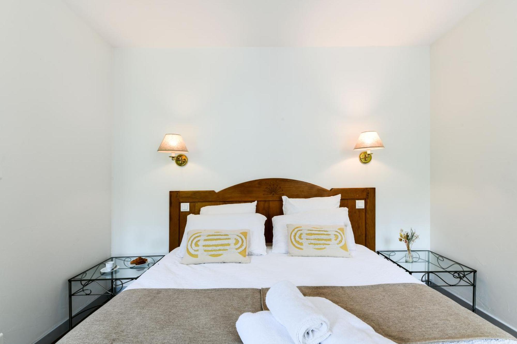 Logis Hotel Etchemaite Ларро Екстер'єр фото