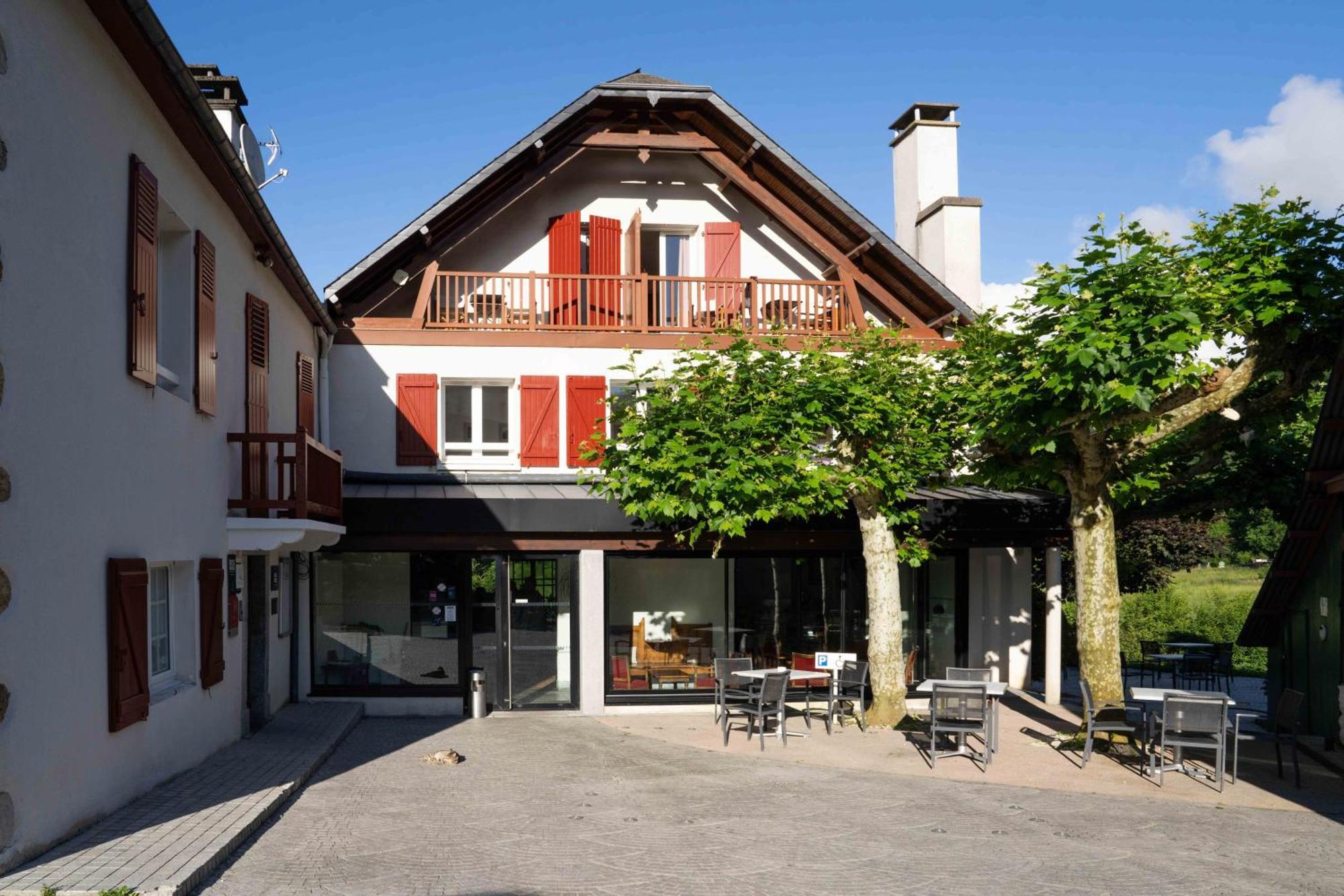 Logis Hotel Etchemaite Ларро Екстер'єр фото