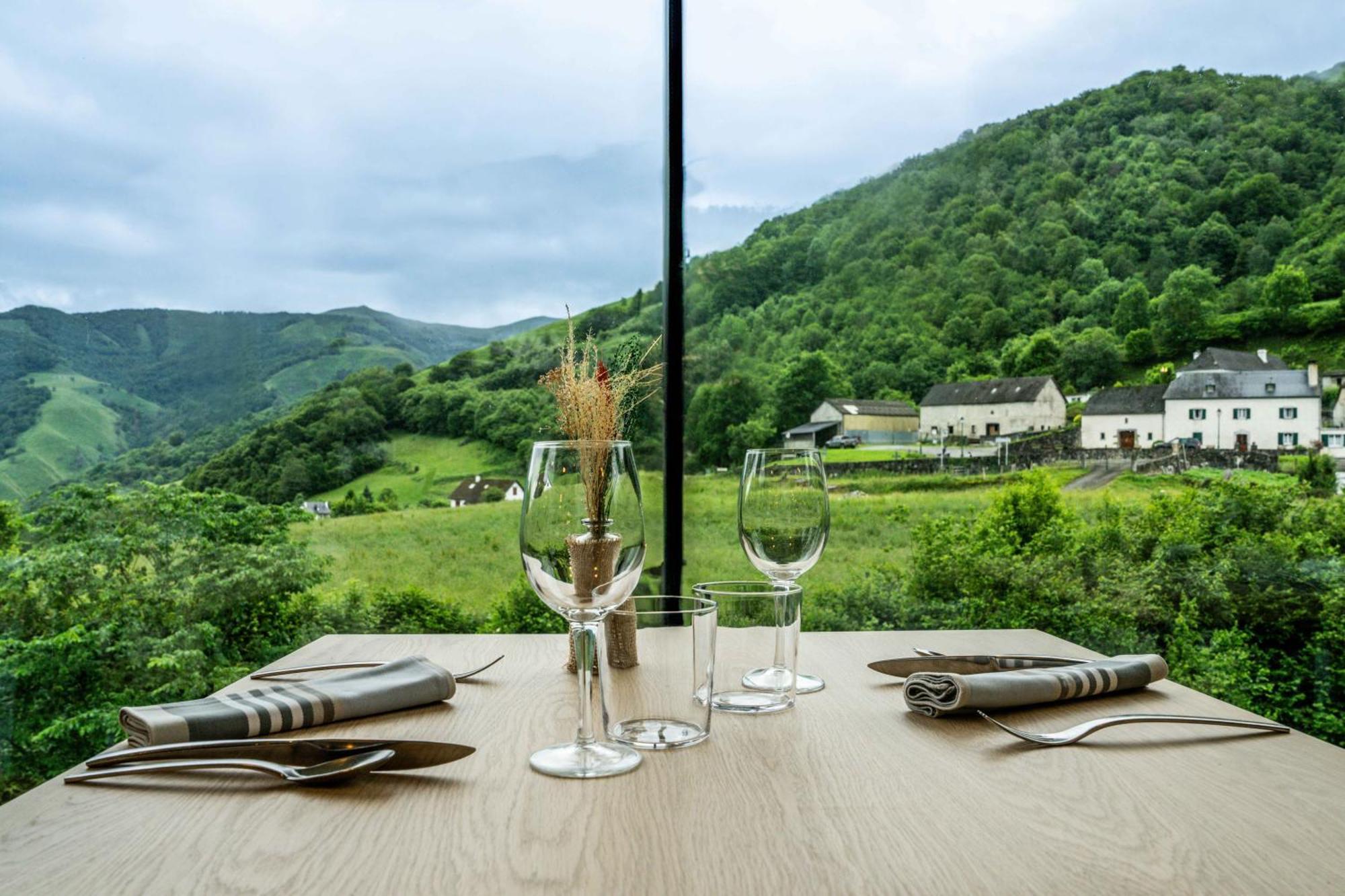 Logis Hotel Etchemaite Ларро Екстер'єр фото
