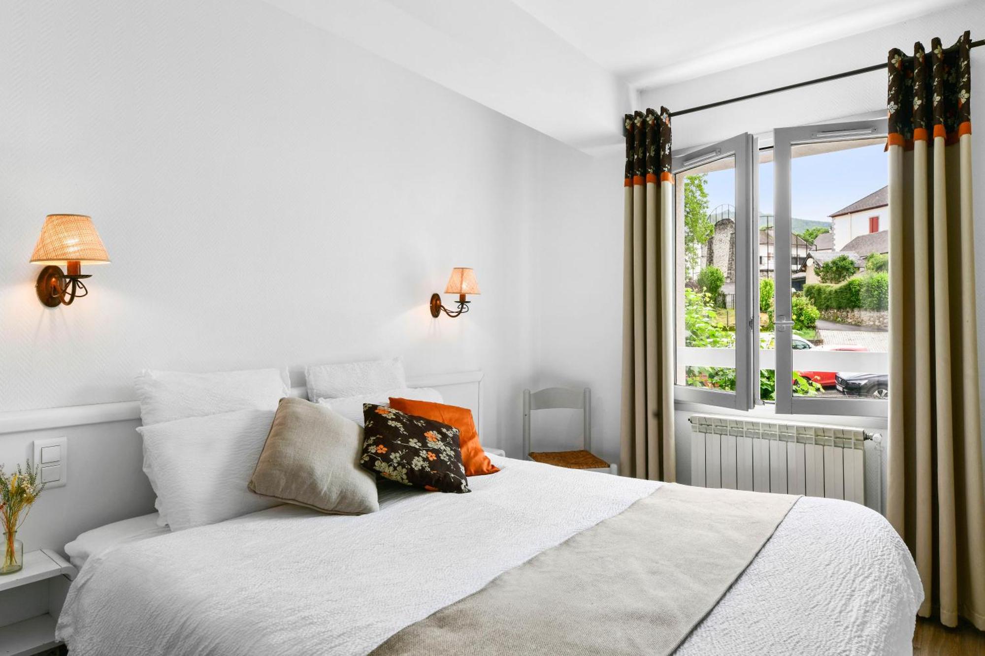 Logis Hotel Etchemaite Ларро Екстер'єр фото
